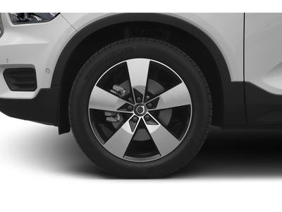 2020 Volvo XC40 Momentum