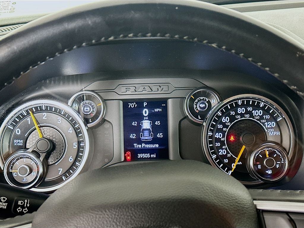 2022 RAM 1500 Big Horn Crew Cab 4x4 5'7' Box