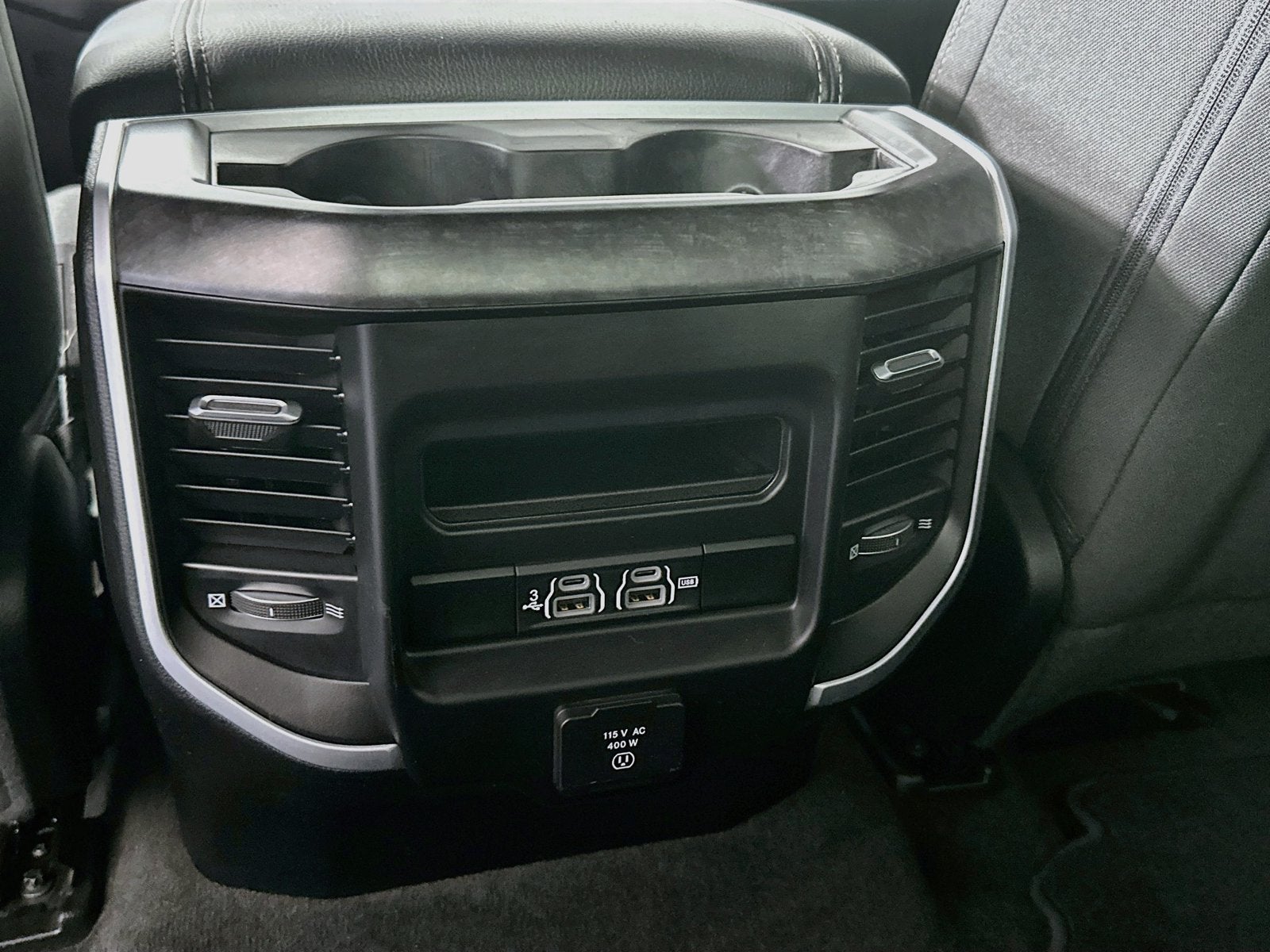 2020 RAM 1500 Big Horn Crew Cab 4x4 5'7' Box