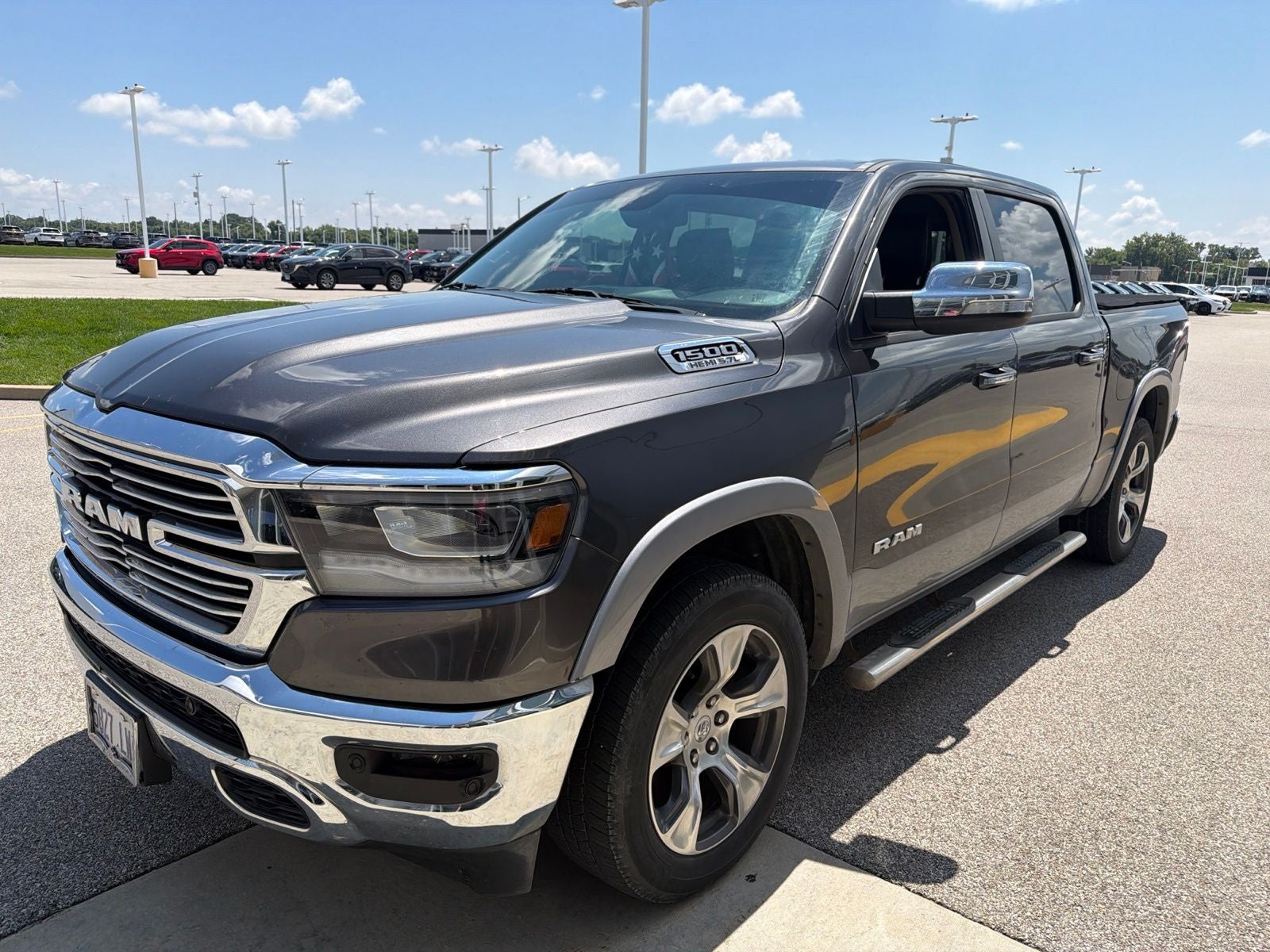 2020 RAM 1500 Laramie Crew Cab 4x4 5'7' Box