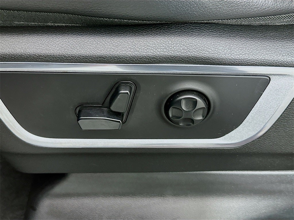 2019 RAM 1500 Laramie Crew Cab 4x4 5'7' Box