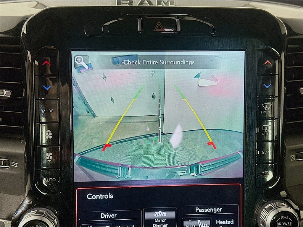 2020 RAM 1500 Laramie Crew Cab 4x4 5'7' Box