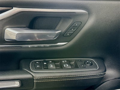 2020 RAM 1500 Laramie Crew Cab 4x4 5'7' Box