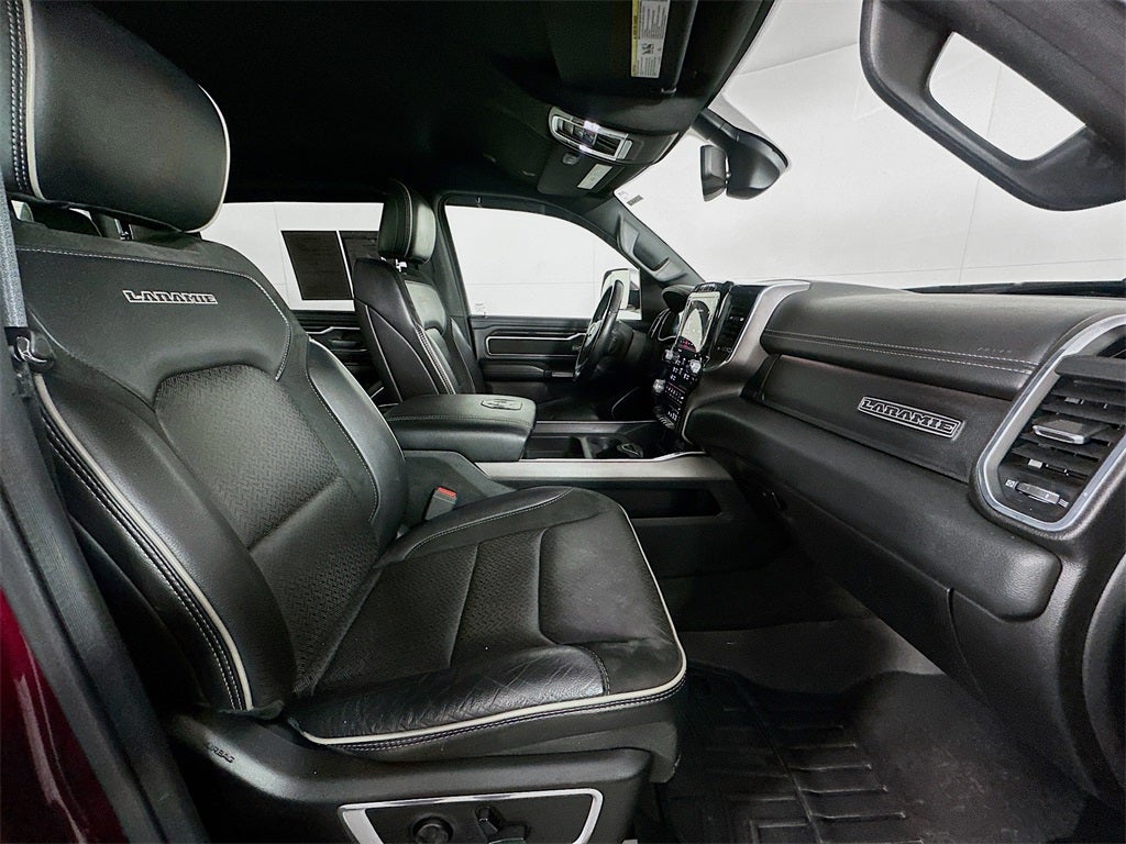 2020 RAM 1500 Laramie Crew Cab 4x4 5'7' Box