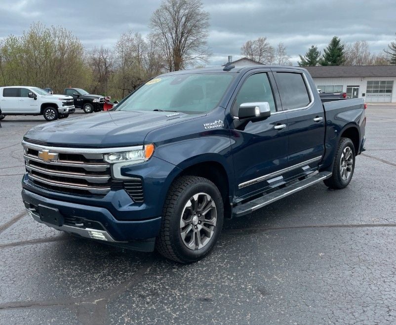 2022 Chevrolet Silverado 1500 4WD Crew Cab Short Bed High Country