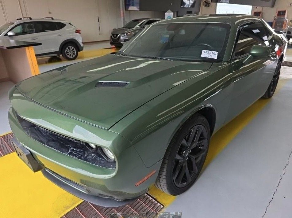 2021 Dodge Challenger SXT Auto's photo