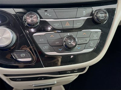 2017 Chrysler Pacifica Touring-L Plus