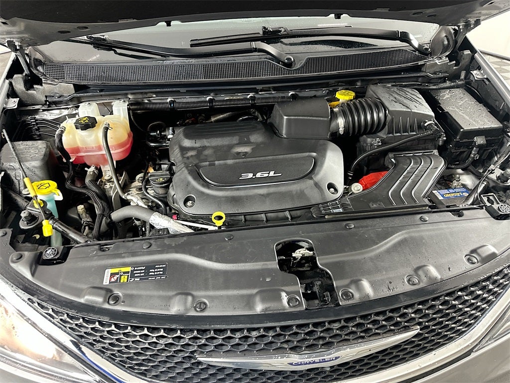 2017 Chrysler Pacifica Touring-L Plus
