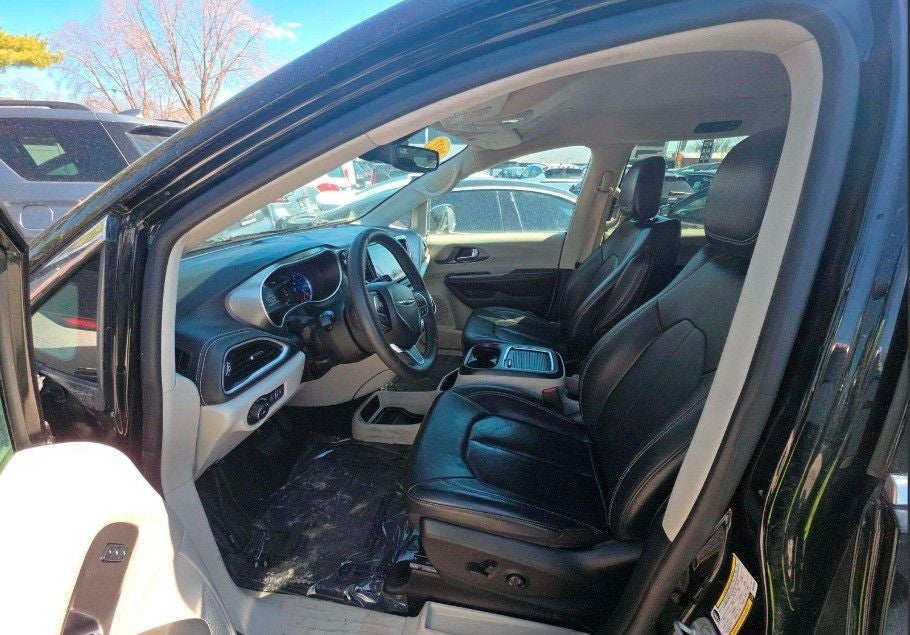 2022 Chrysler Pacifica Hybrid Touring L