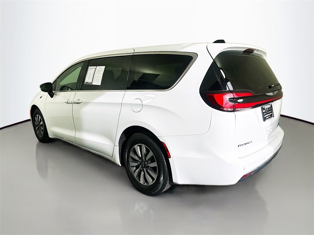 2024 Chrysler Pacifica Hybrid Select
