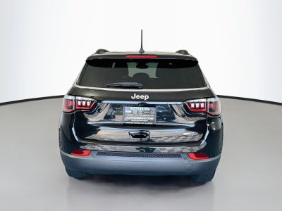 2022 Jeep Compass Latitude FWD