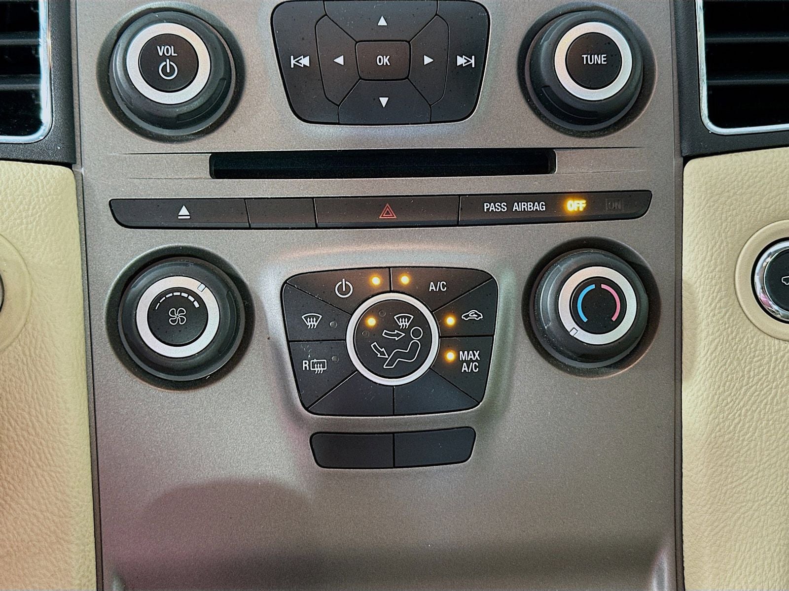 2018 Ford Taurus SE