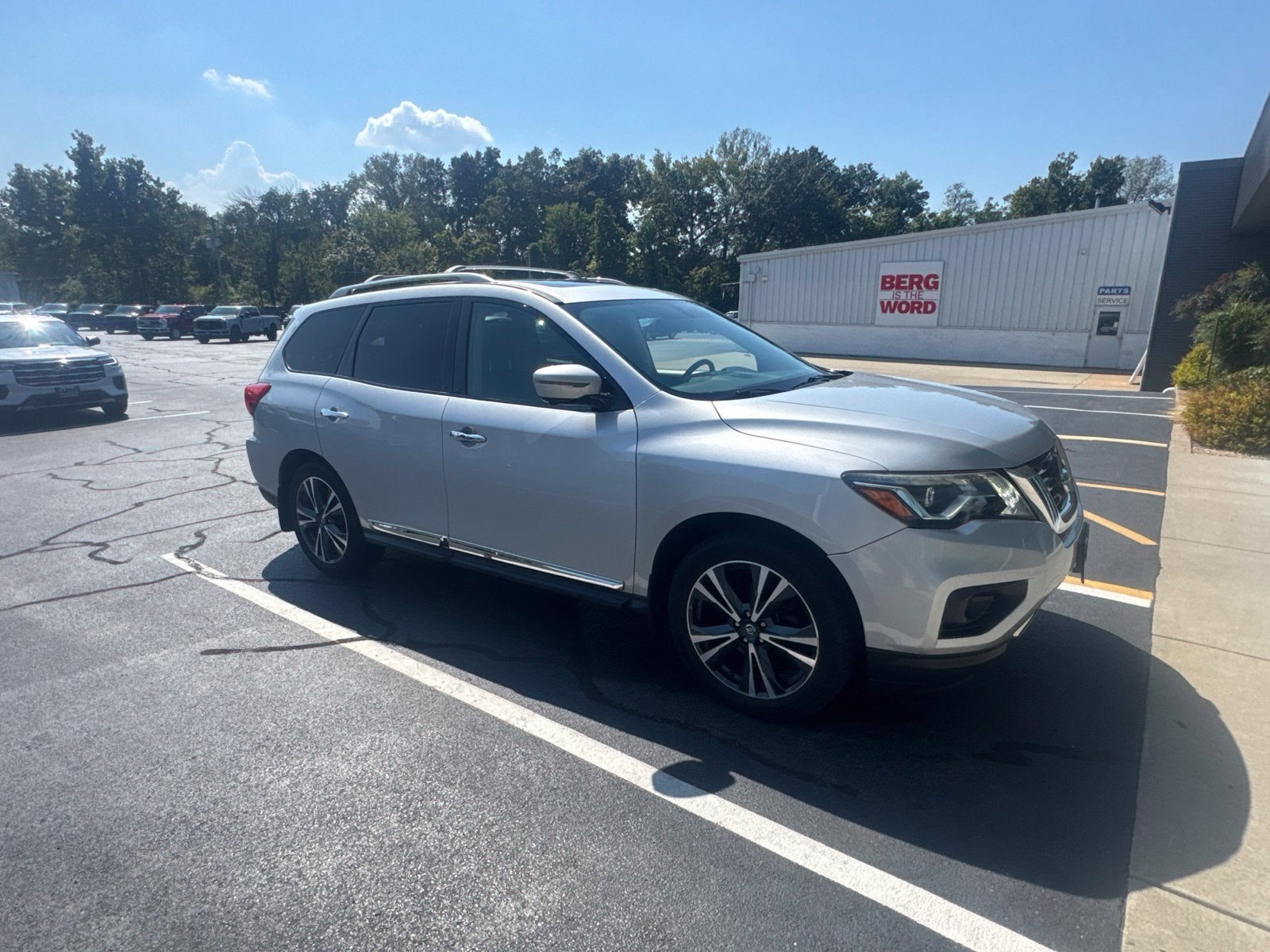 2017 Nissan Pathfinder Platinum