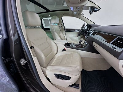 2016 Volkswagen Touareg VR6 FSI Lux