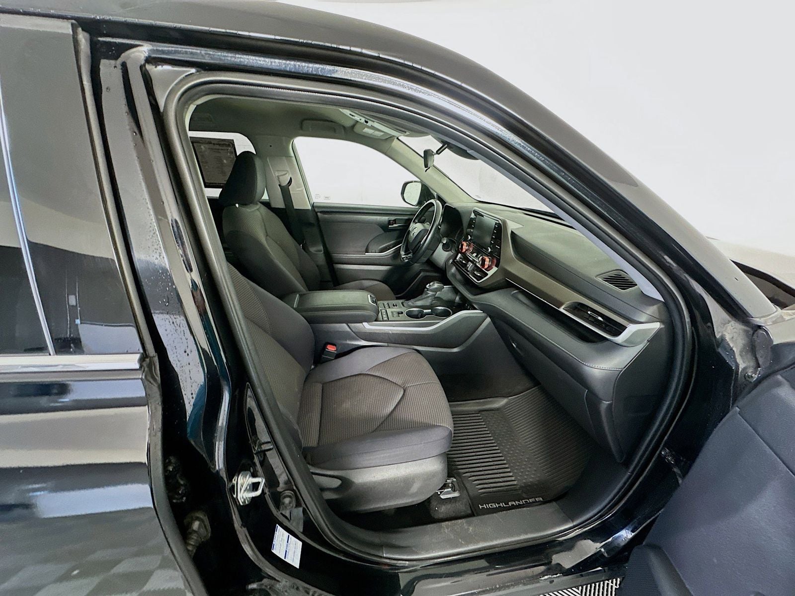 2020 Toyota Highlander LE