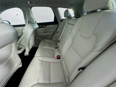 2020 Volvo XC60 T5 Momentum