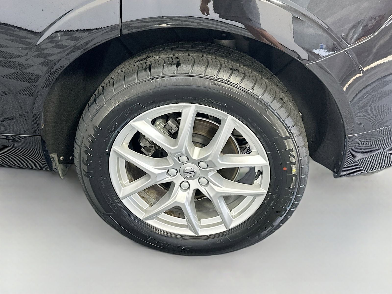 2020 Volvo XC60 T5 Momentum