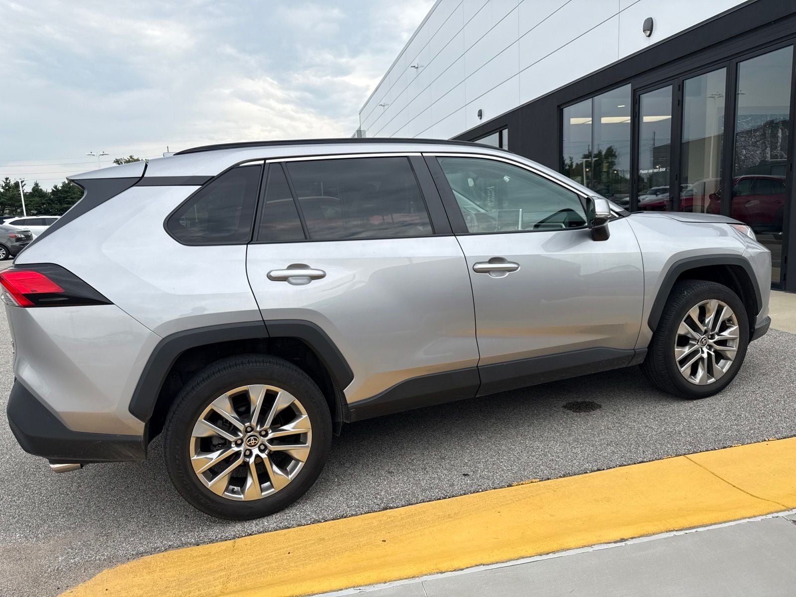 2021 Toyota RAV4 XLE Premium