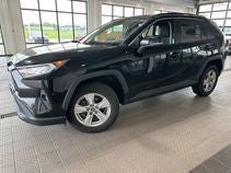 2021 Toyota RAV4 XLE FWD's photo