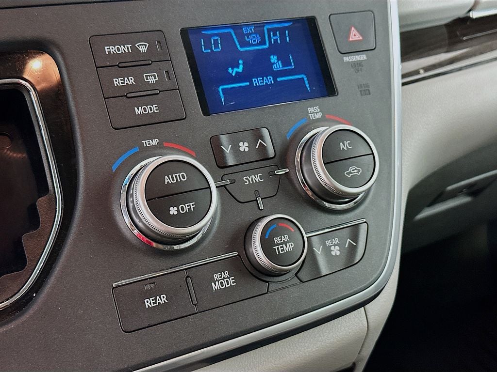 2017 Toyota Sienna L 7 Passenger