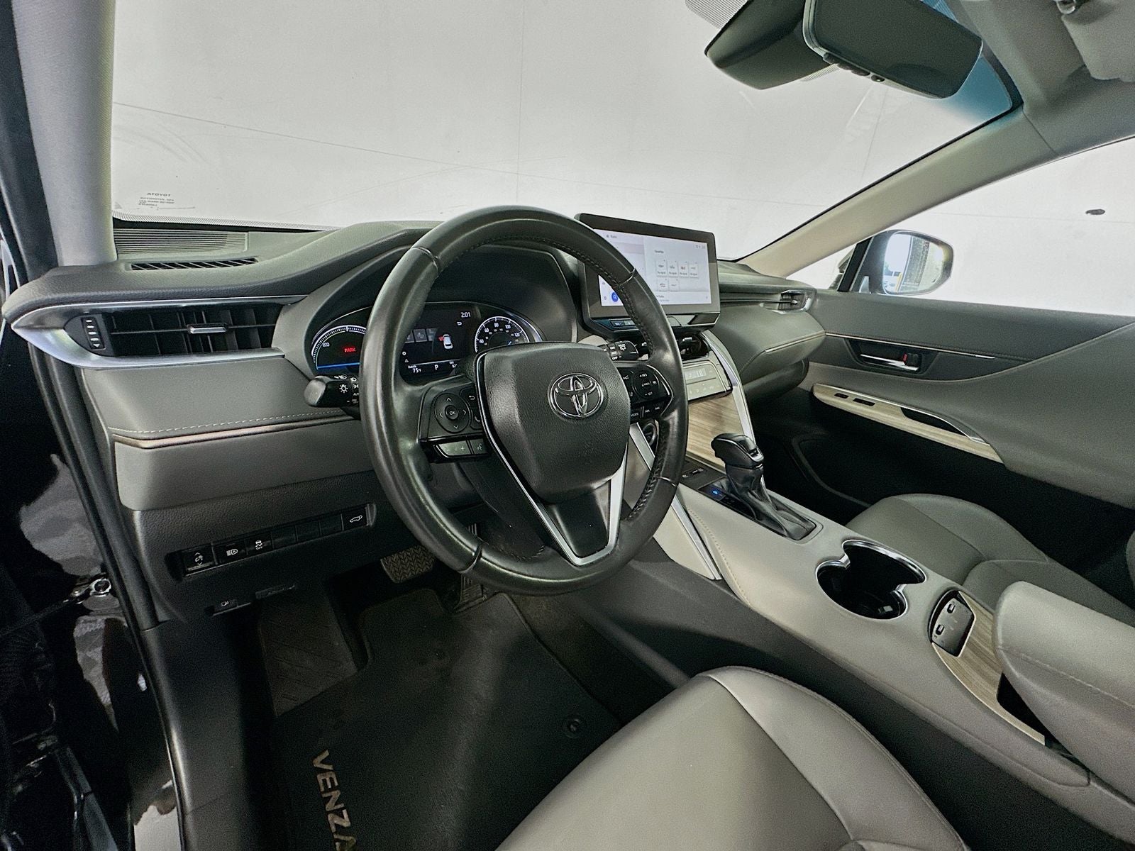 2023 Toyota Venza XLE