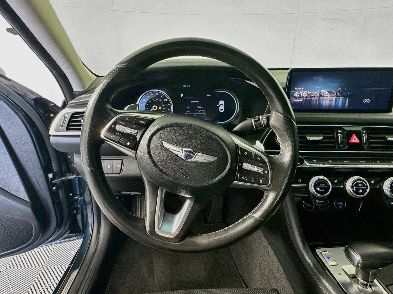 2022 Genesis G70 2.0T