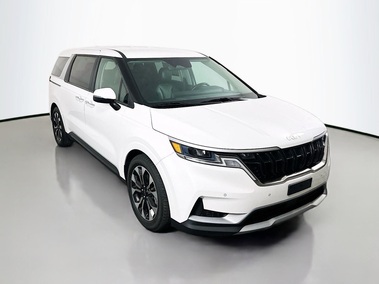 2023 Kia Sedona EX's photo