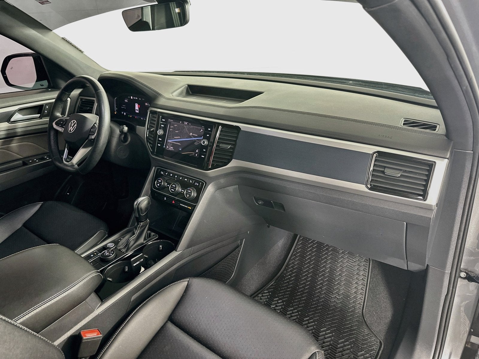 2023 Volkswagen Atlas Cross Sport 2.0T SEL R-Line Black