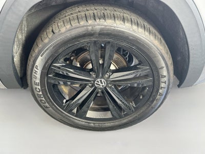 2023 Volkswagen Atlas Cross Sport 2.0T SEL R-Line Black