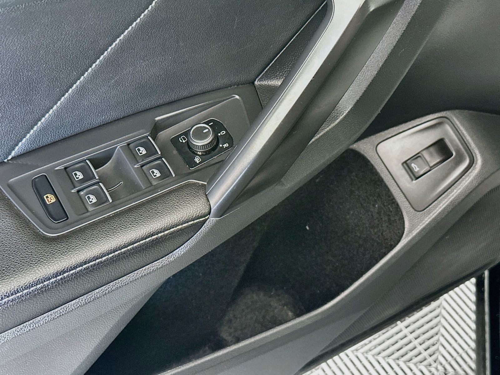 2022 Volkswagen Tiguan SEL R-Line