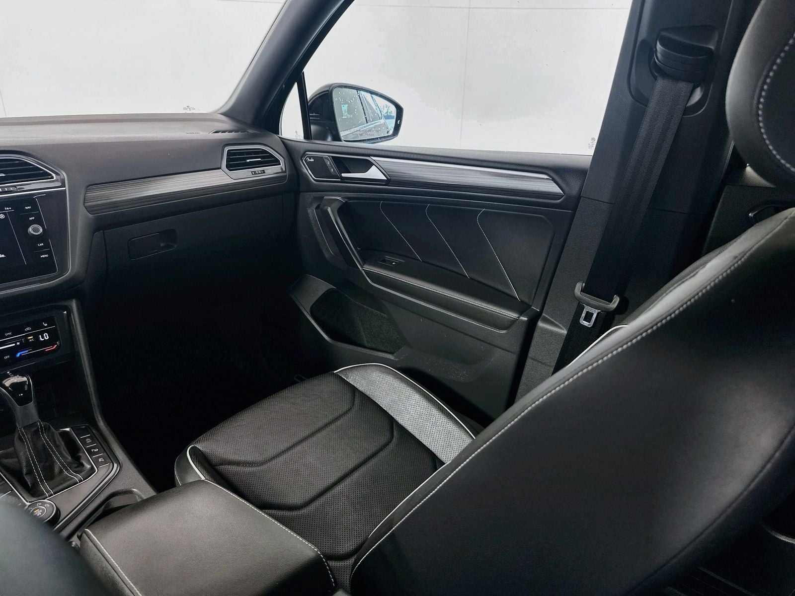 2022 Volkswagen Tiguan SEL R-Line