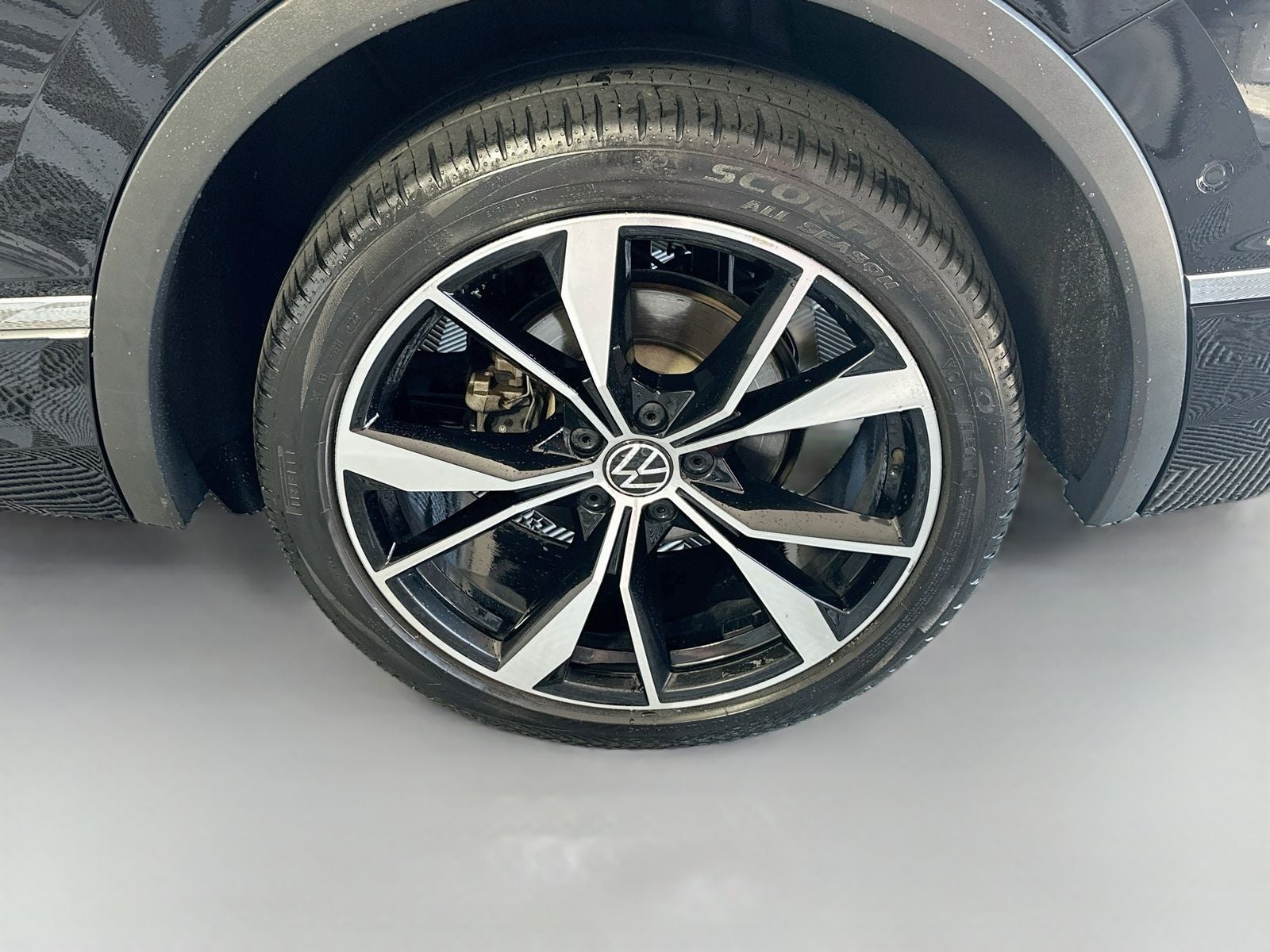 2022 Volkswagen Tiguan SEL R-Line