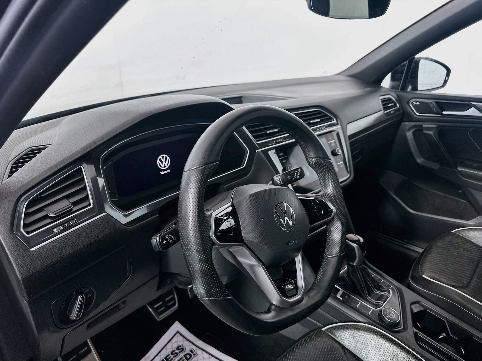 2022 Volkswagen Tiguan SEL R-Line
