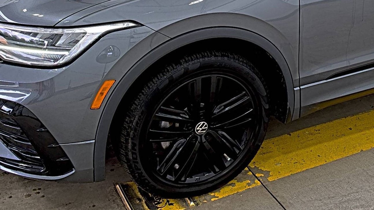 2022 Volkswagen Tiguan SE R-Line Black