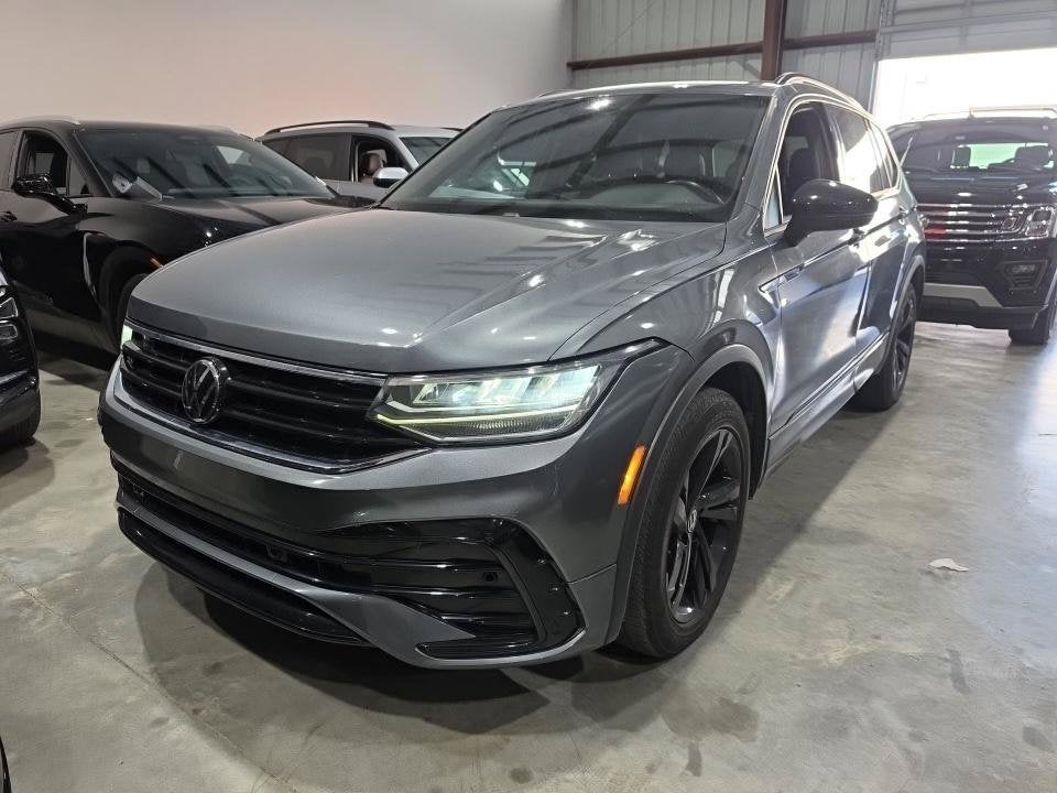 2023 Volkswagen Tiguan SE R-Line Black
