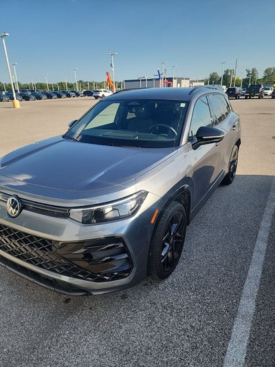 2025 Volkswagen Tiguan SE R-Line Black