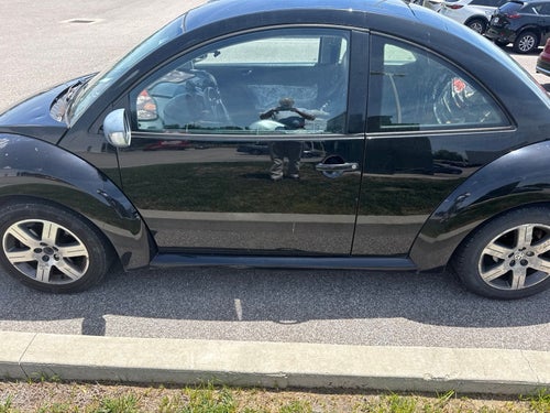 2006 Volkswagen New Beetle 2dr 2.5L PZEV Manual