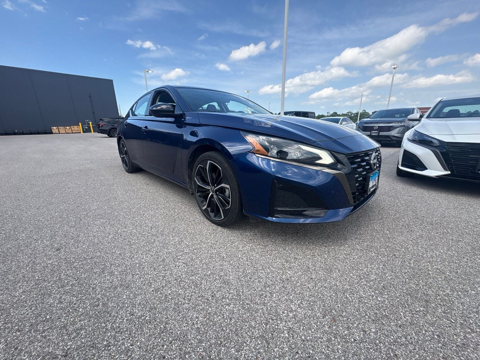 2023 Nissan Altima 2.5 SR