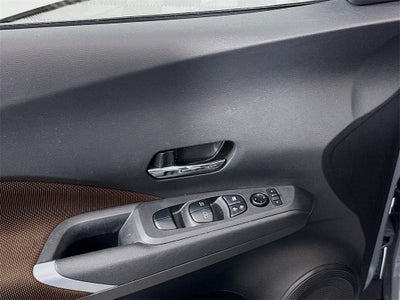 2022 Nissan Kicks SR