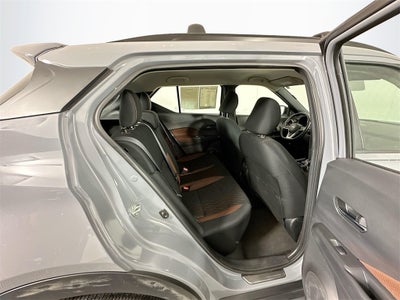 2022 Nissan Kicks SR