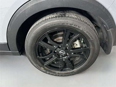 2022 Nissan Kicks SR