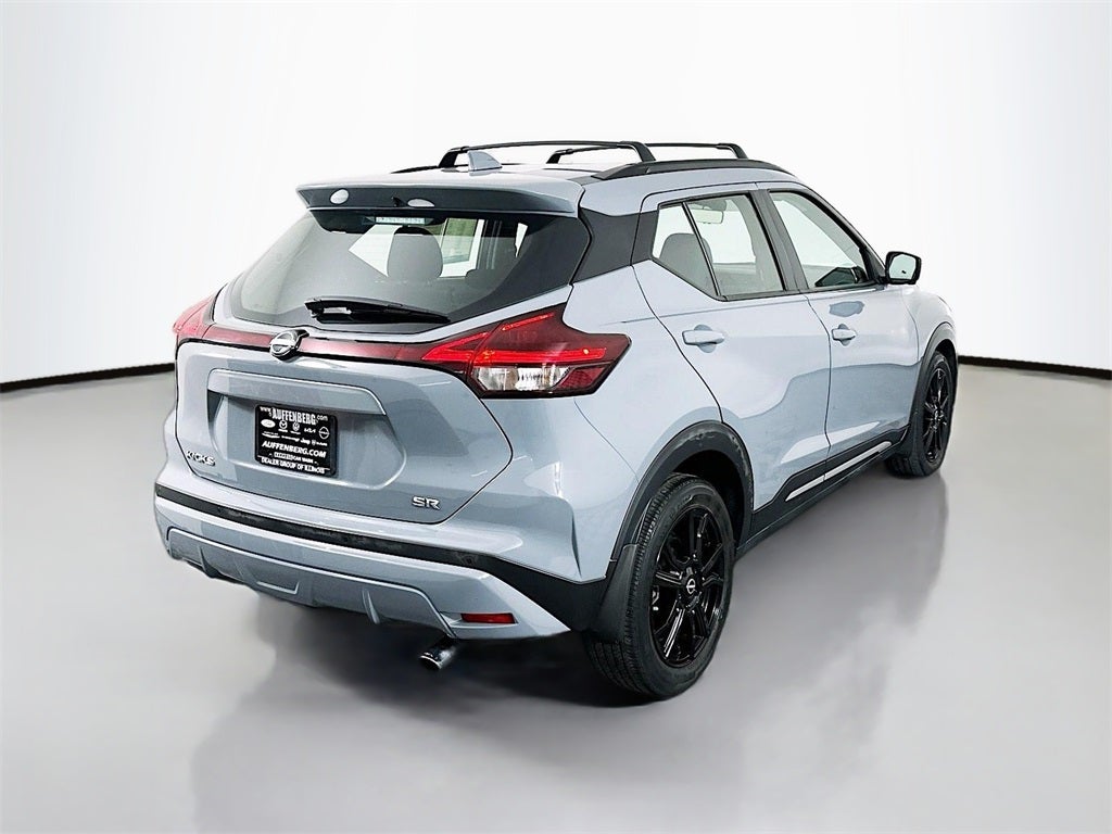 2022 Nissan Kicks SR