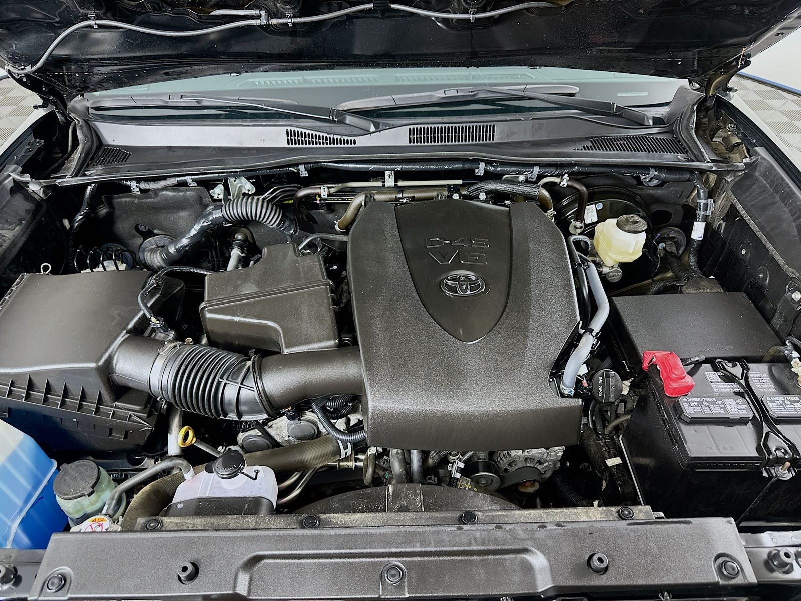 2023 Toyota Tacoma SR V6