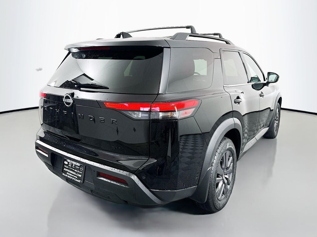 2022 Nissan Pathfinder SV