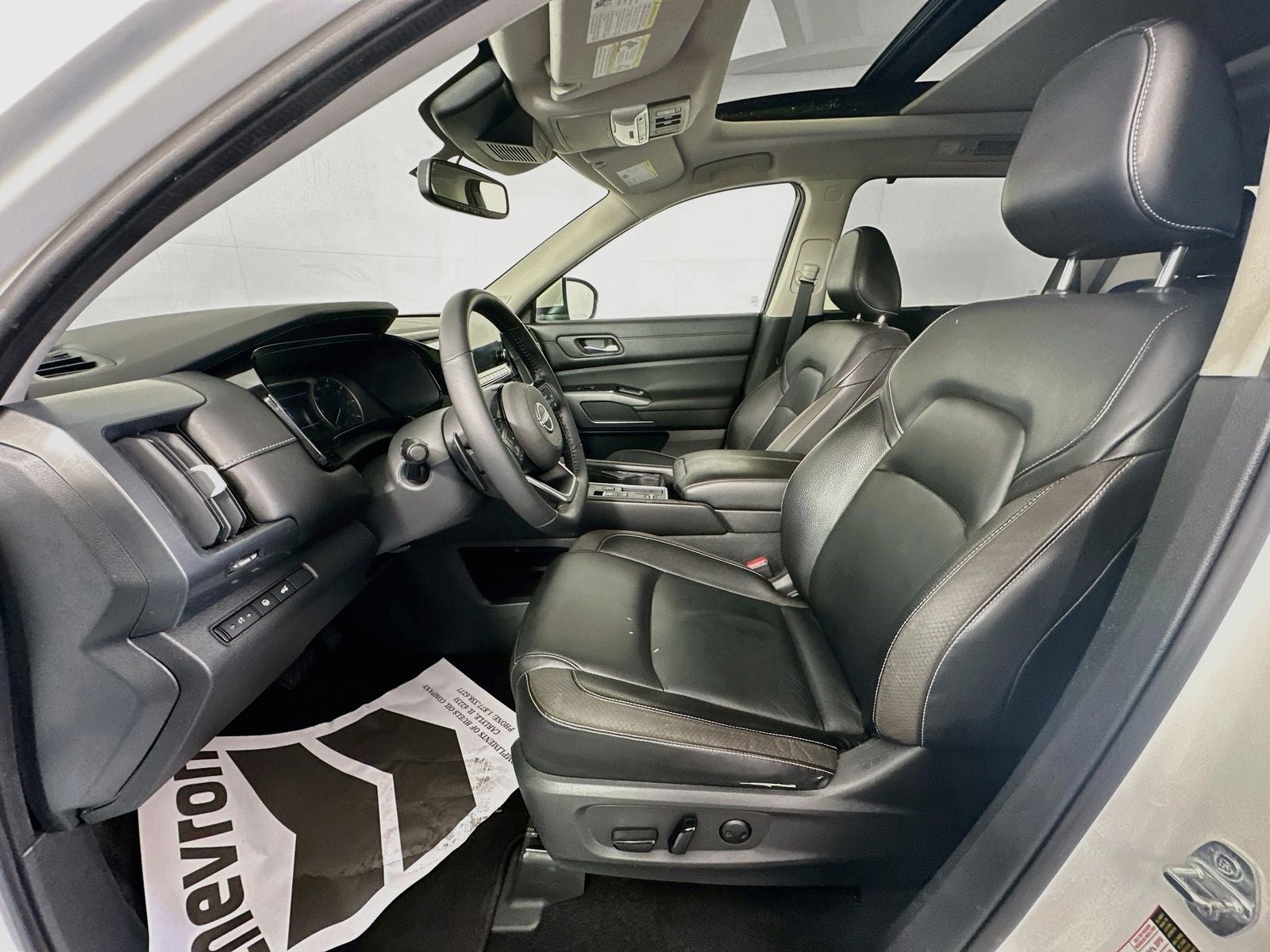 2022 Nissan Pathfinder SL