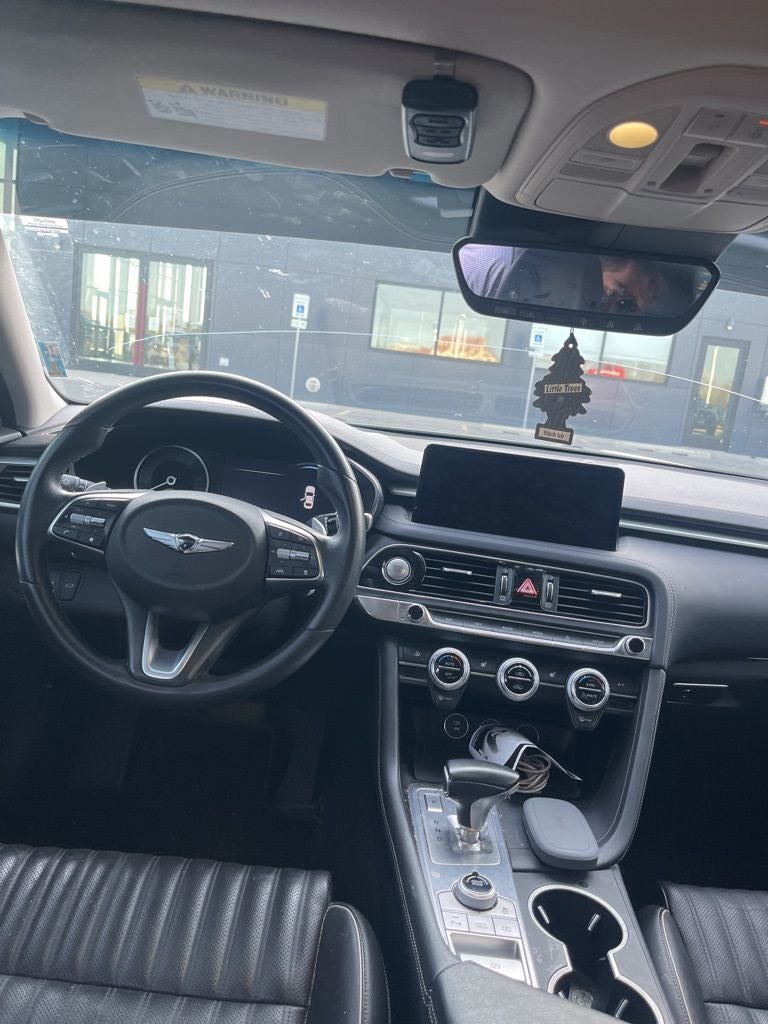 2022 Genesis G70 2.0T